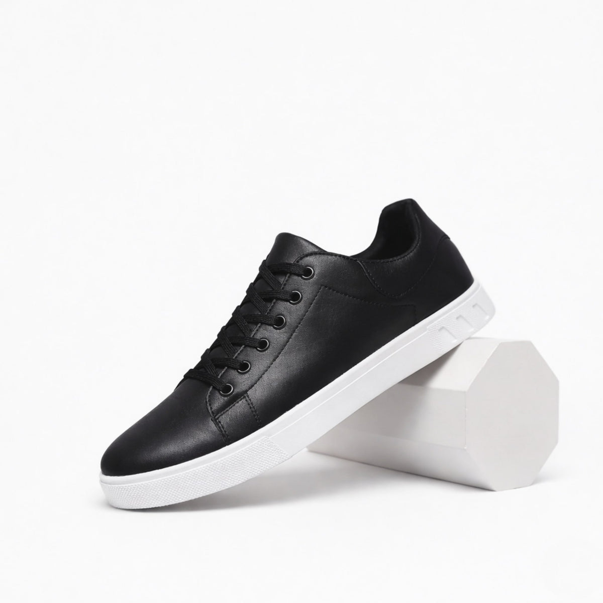 Sinclair Leather Low Top Sneakers_2