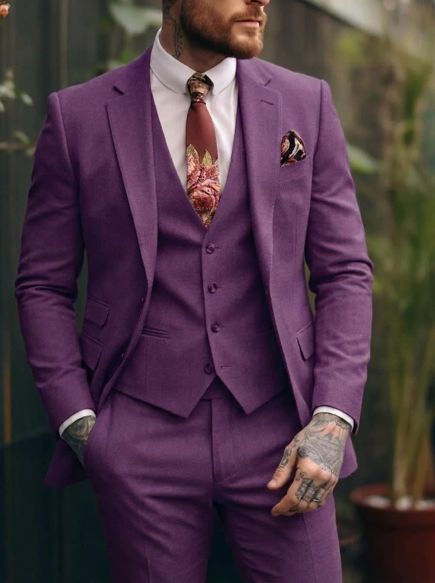 Lincoln One Button Three Piece Suit_12